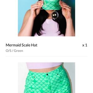 Disney mermaid hat and shorts in like new condition
